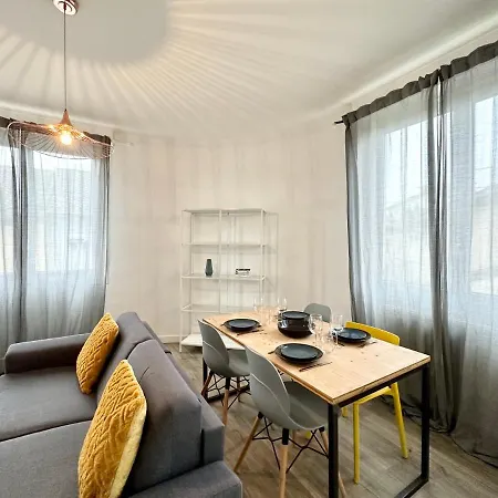 Le Lutz - Moderne Spacieux - Hyper Centre - Parking Apartment *