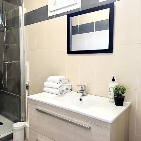 Apartment Le Lutz - Moderne Spacieux - Hyper Centre - Parking *