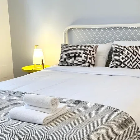 Le Lutz - Moderne Spacieux - Hyper Centre - Parking Apartment *