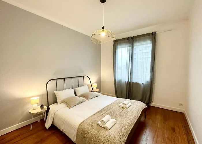 Apartment Le Lutz - Moderne Spacieux - Hyper Centre - Parking Mont-de-Marsan