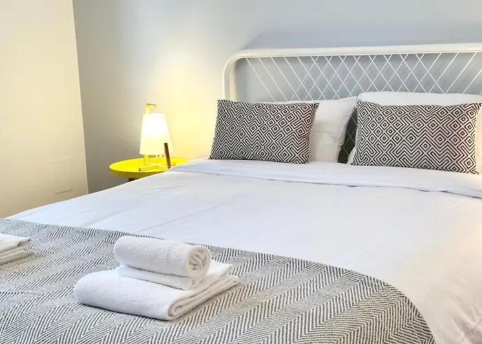 Le Lutz - Moderne Spacieux - Hyper Centre - Parking Apartment *